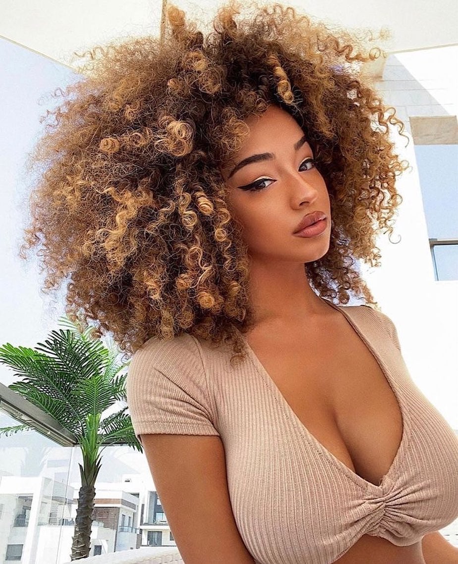 places to meet woman